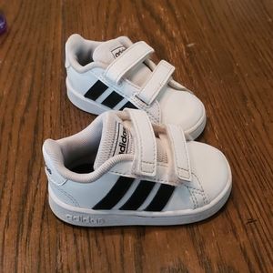 Toddler Adidas Size 4